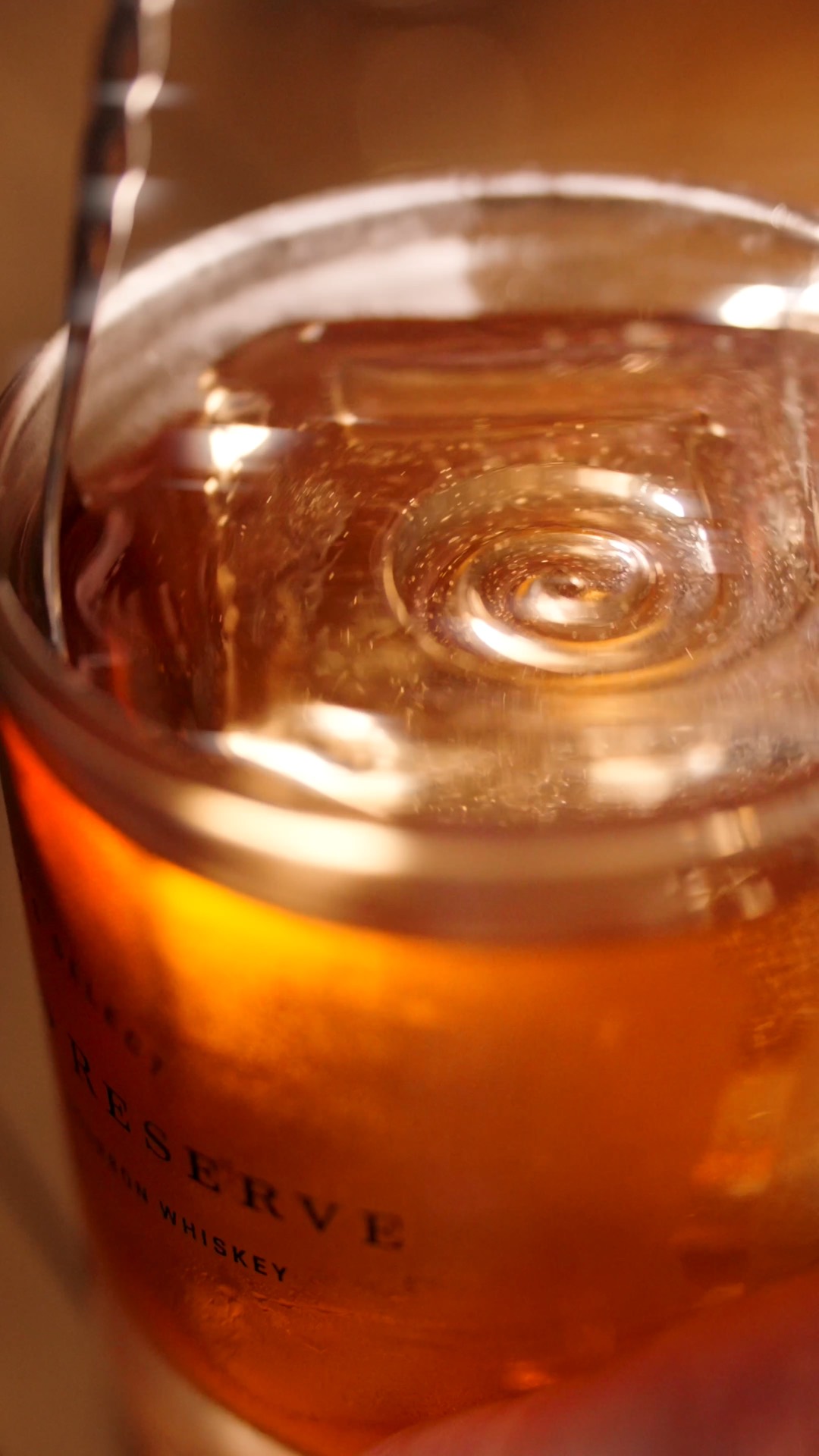 Lawry’s 劳瑞斯 × Woodford Reserve|联名影像 — 作品画面